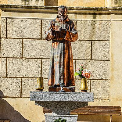 Statua di Padre Pio